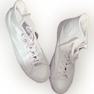 Iridescent/pearl sheen high top Converse